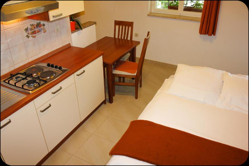 Gargamelo Pension Porec Room photo