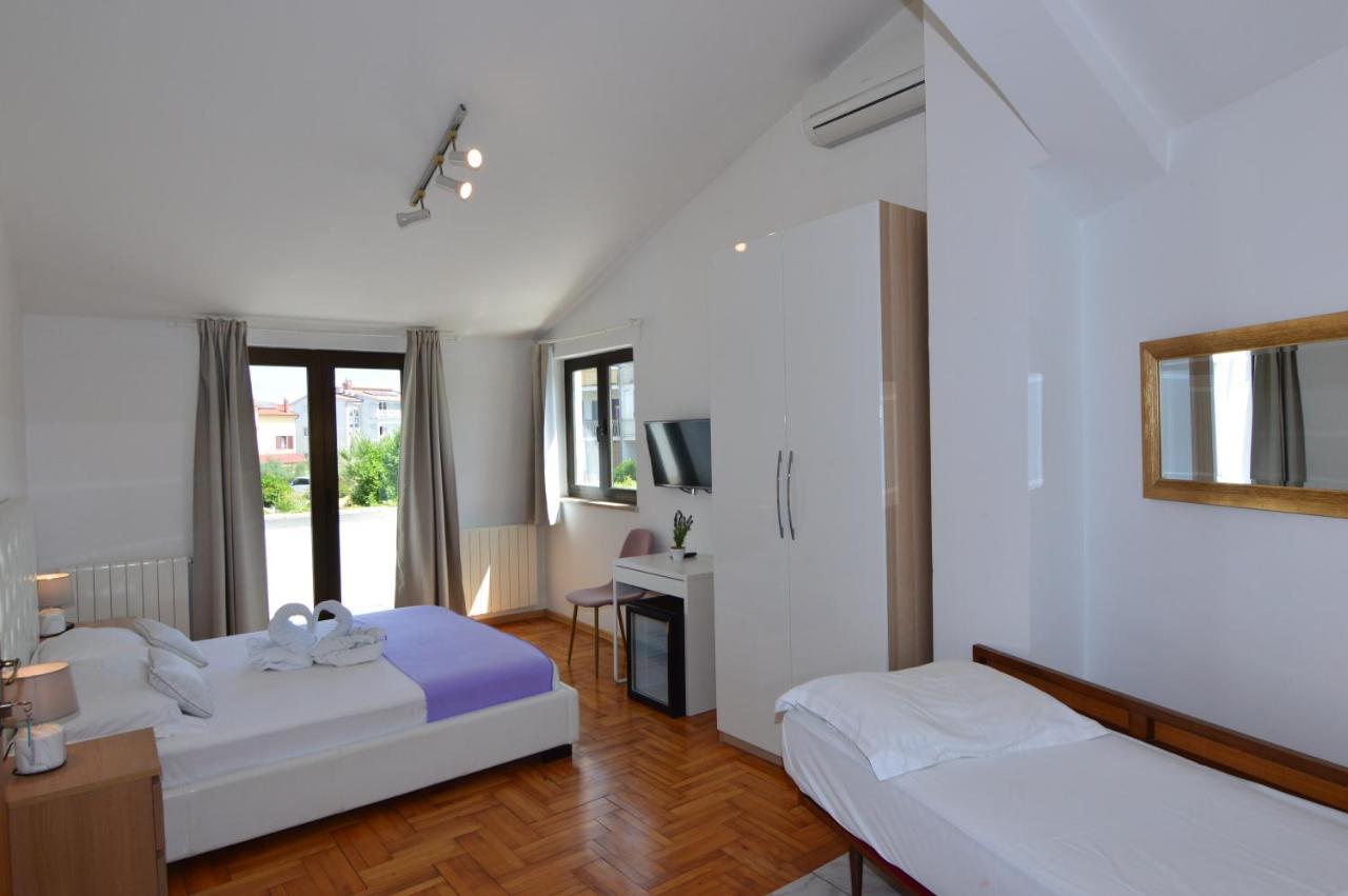 Gargamelo Pension Porec Exterior photo