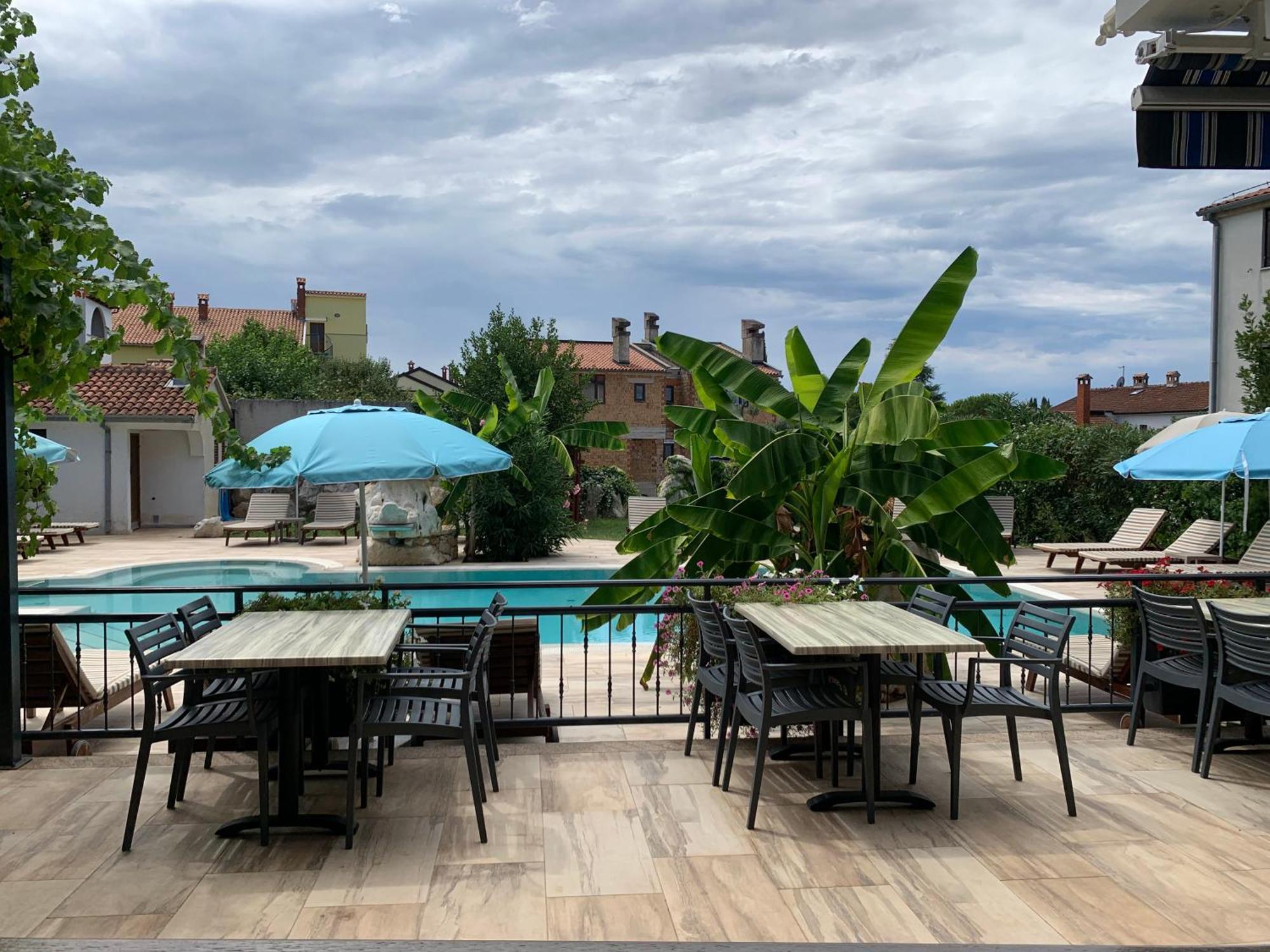 Gargamelo Pension Porec Exterior photo